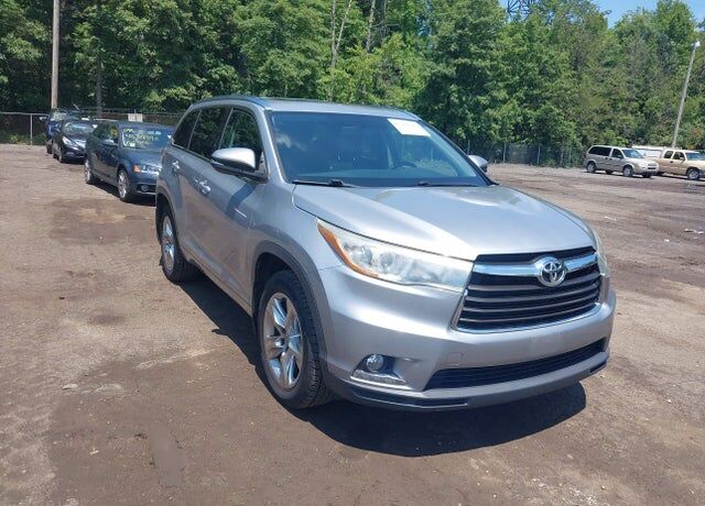 2015 TOYOTA Highlander