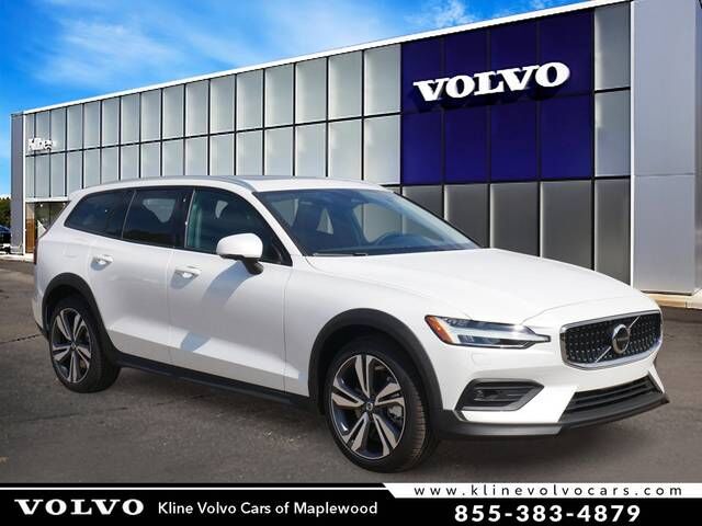2026 VOLVO V60CC