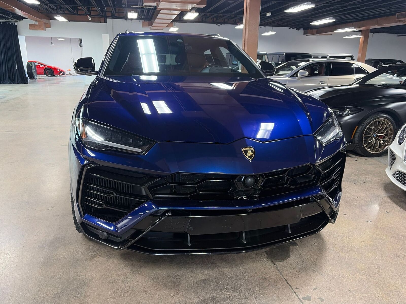2019 LAMBORGHINI URUS