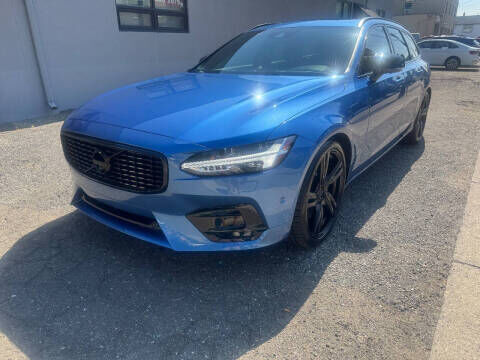 2018 VOLVO V90