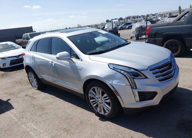 2017 CADILLAC XT5