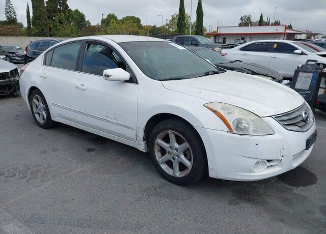 2012 NISSAN Altima