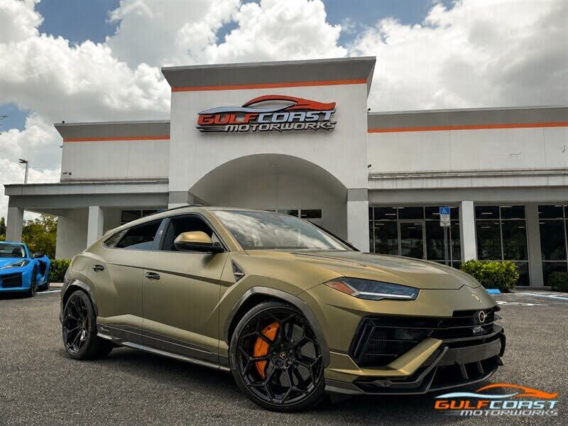 2024 LAMBORGHINI URUS