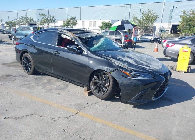 2022 LEXUS ES