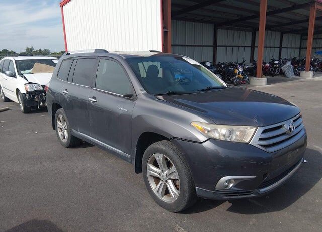 2011 TOYOTA Highlander