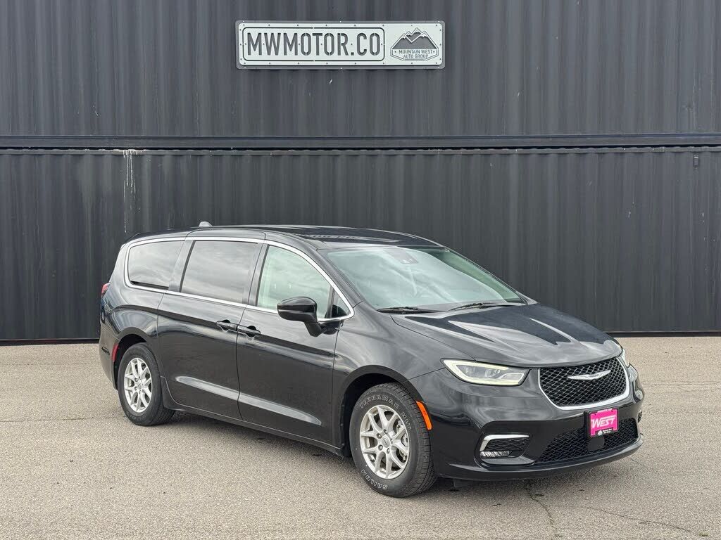 2023 CHRYSLER Pacifica
