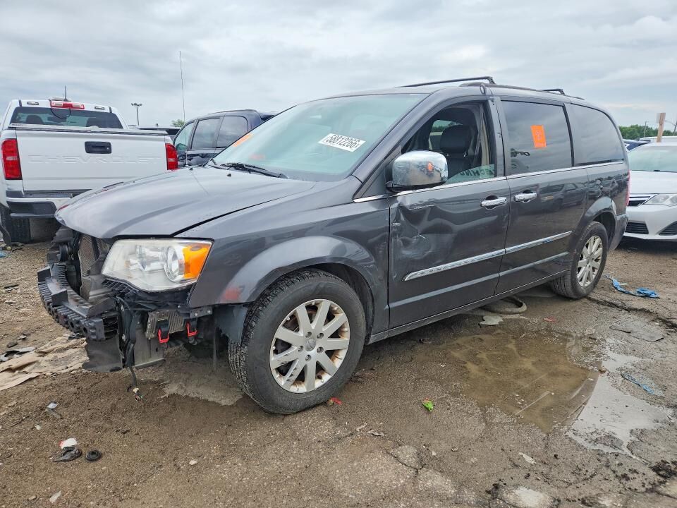 2016 CHRYSLER Town and Country