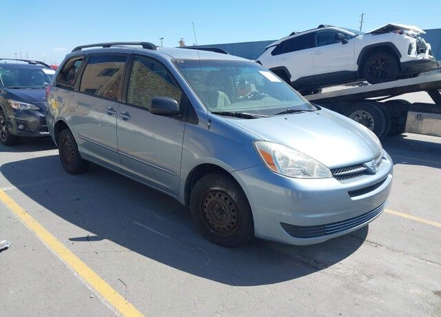 2004 TOYOTA Sienna