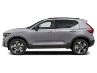 2026 VOLVO XC40