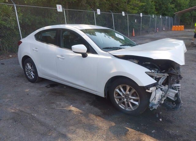 2016 MAZDA Mazda3