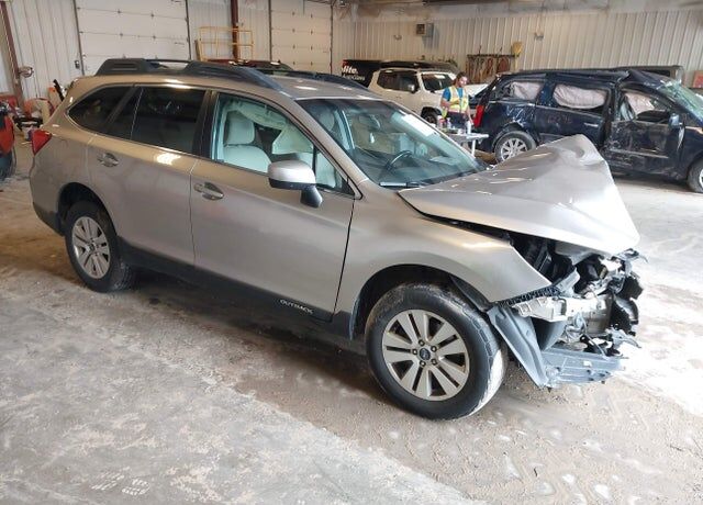 2016 SUBARU Outback