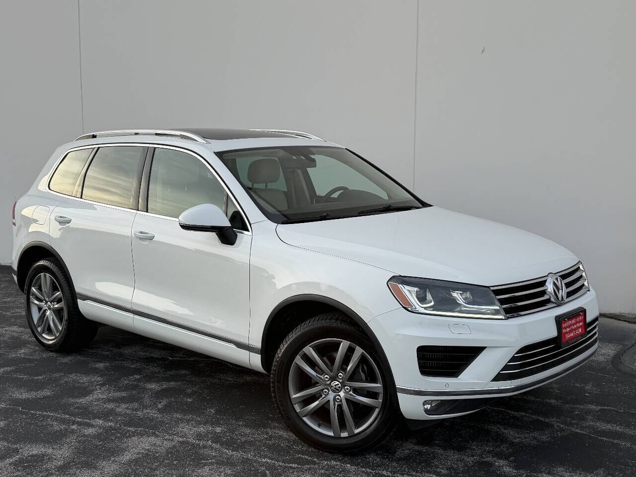 2015 VOLKSWAGEN Touareg
