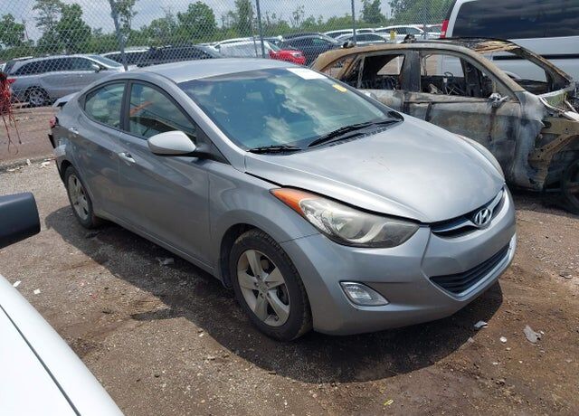 2013 HYUNDAI Elantra