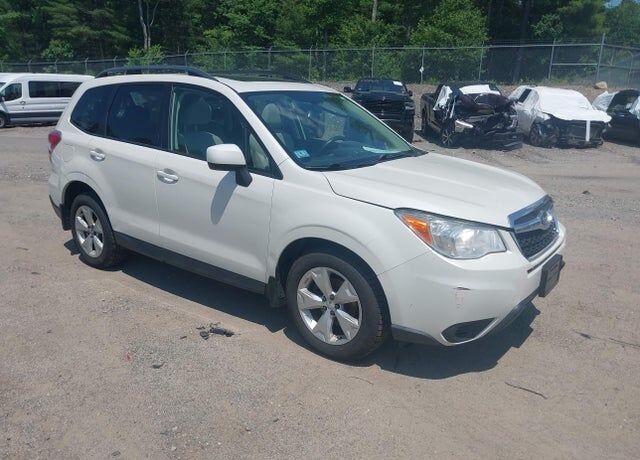 2015 SUBARU Forester