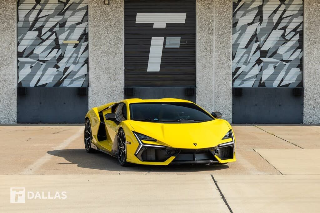 2024 LAMBORGHINI Revuelto