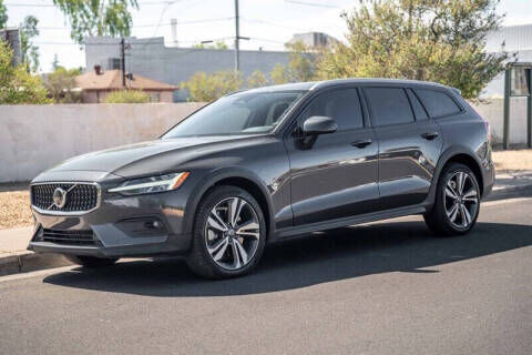 2025 VOLVO V60CC