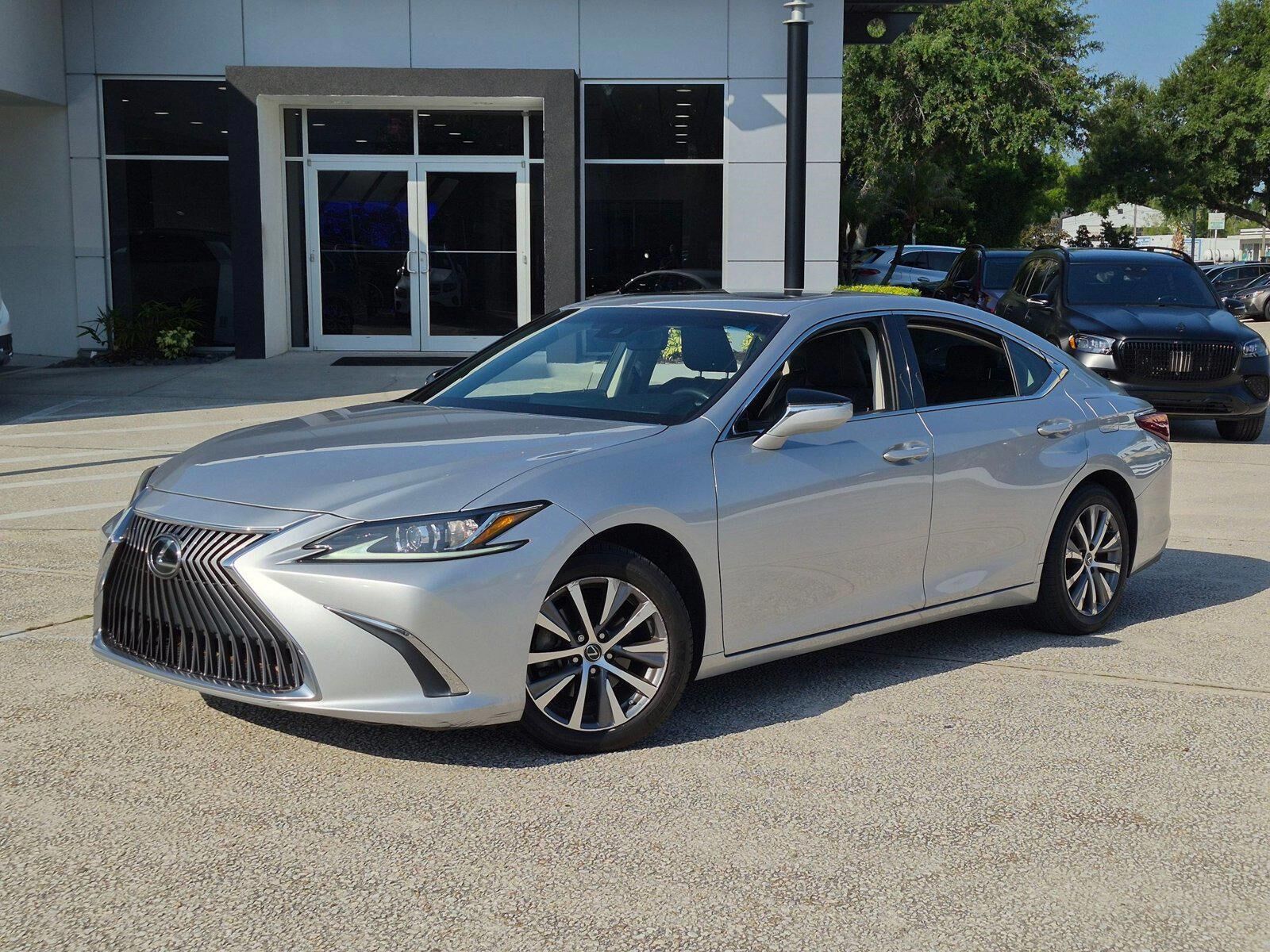 2019 LEXUS ES