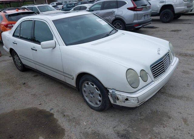 1997 MERCEDES-BENZ E-Class