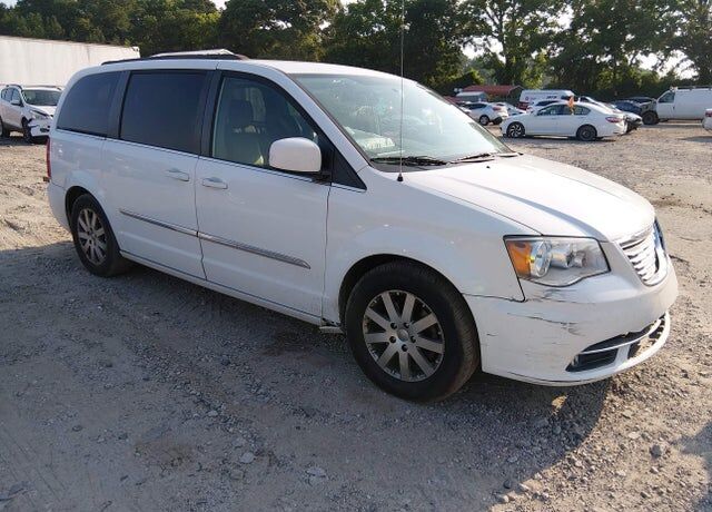 2015 CHRYSLER Town and Country