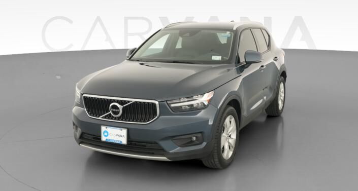 2022 VOLVO XC40