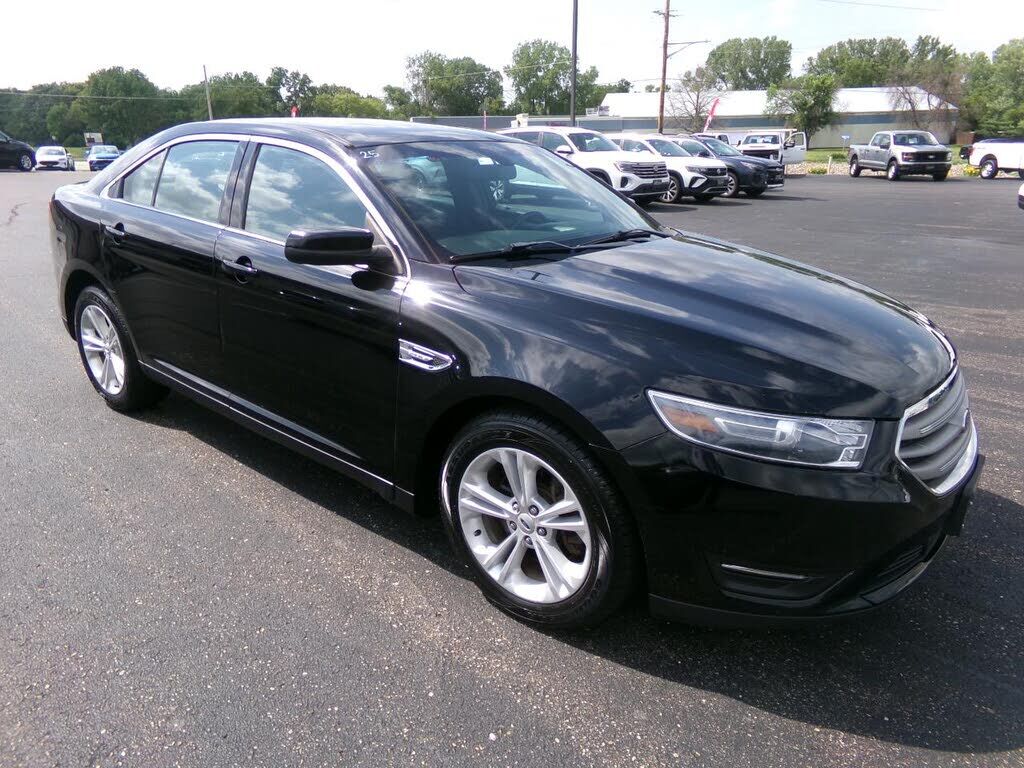 2017 FORD Taurus