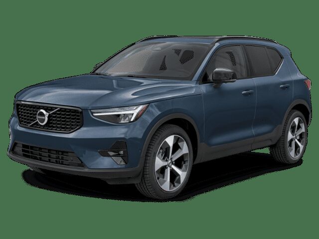 2026 VOLVO XC40