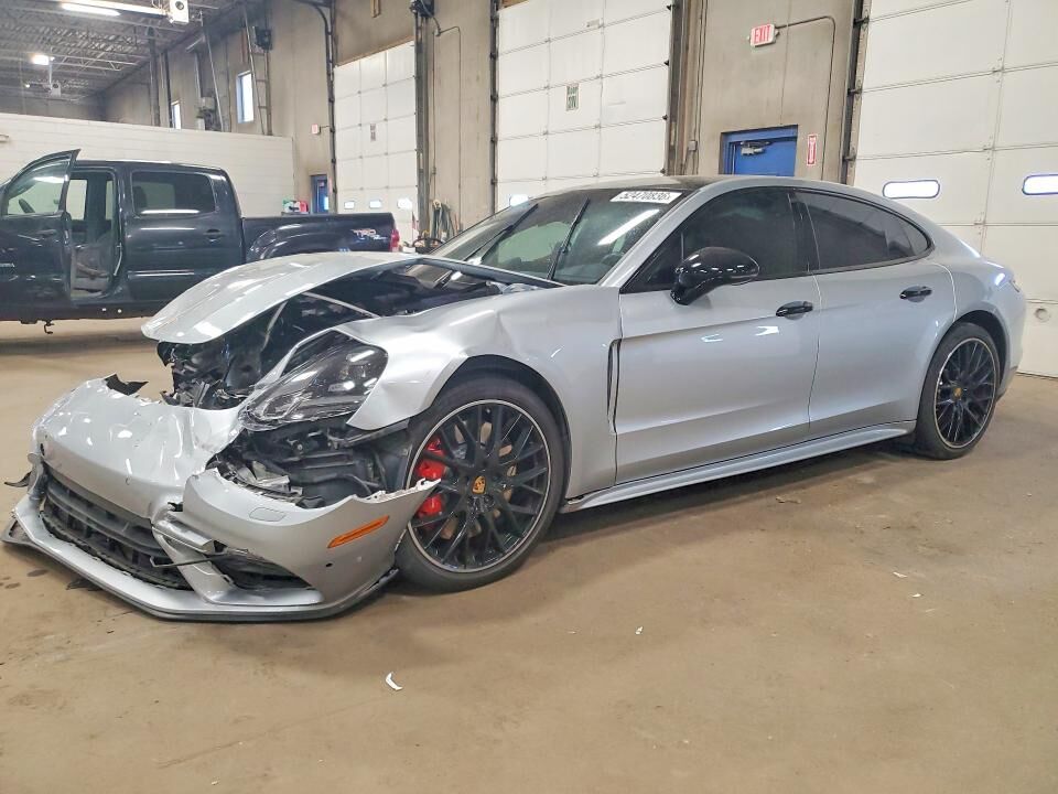 2018 PORSCHE Panamera