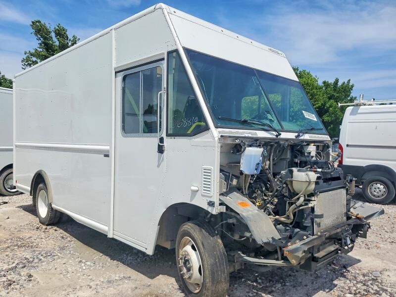 2022 FORD Commercial Chassis