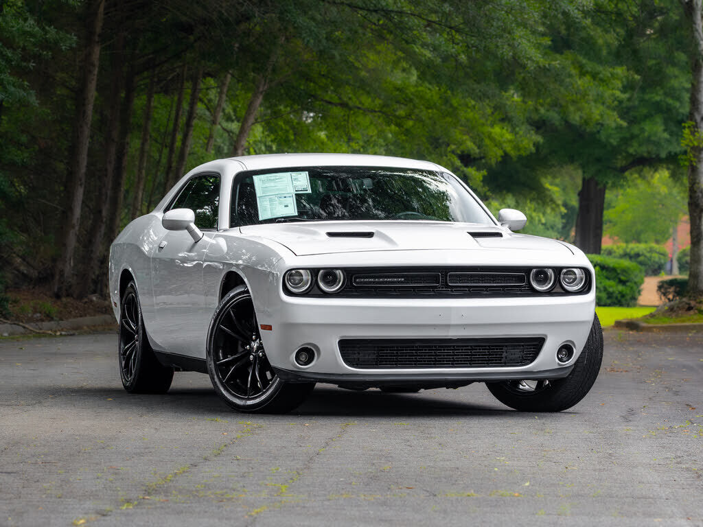 2017 DODGE Challenger