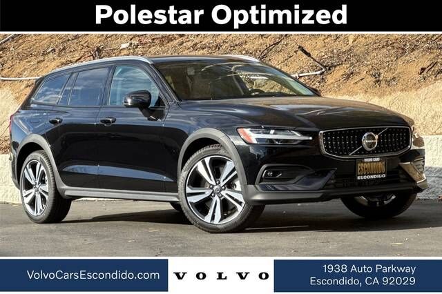 2025 VOLVO V60CC