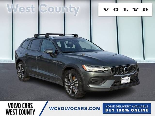 2026 VOLVO V60CC