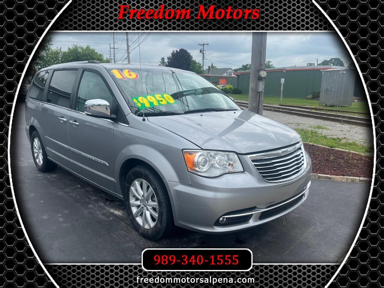 2016 CHRYSLER Town and Country