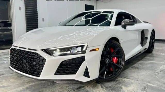 2022 AUDI R8