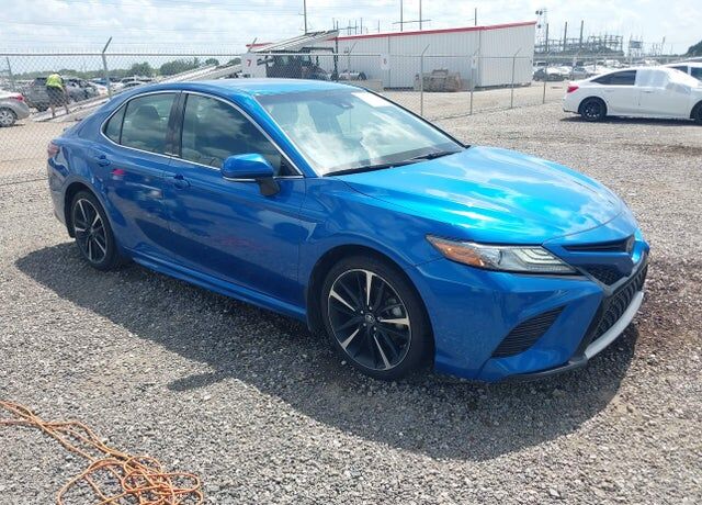 2018 TOYOTA Camry