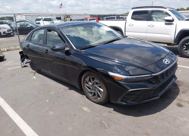 2024 HYUNDAI Elantra