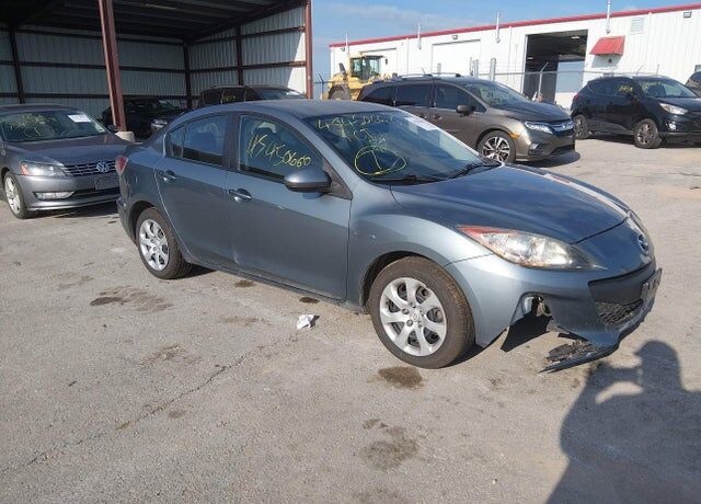 2012 MAZDA Mazda3