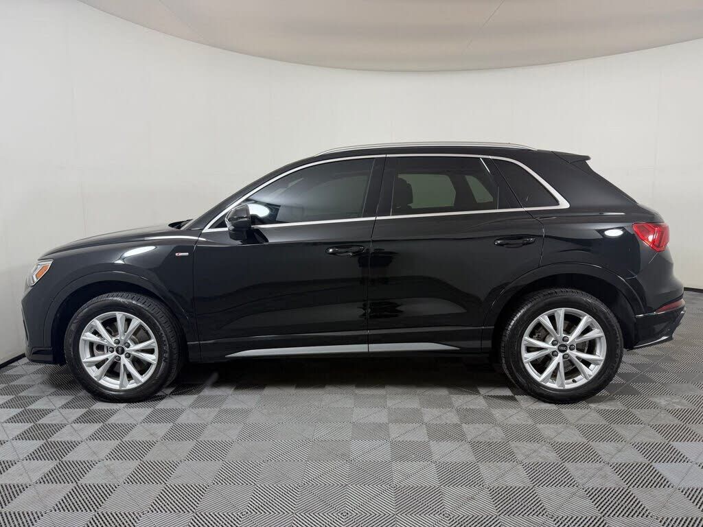 2022 Audi Q3