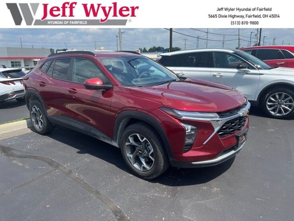 2025 CHEVROLET Trax