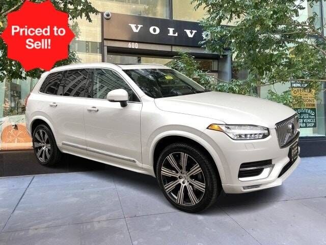 2022 VOLVO XC90