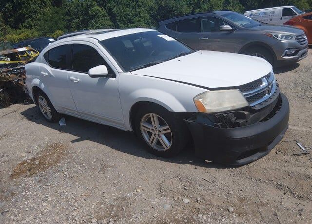2013 DODGE Avenger