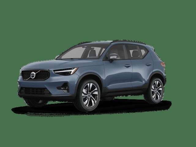 2026 VOLVO XC40