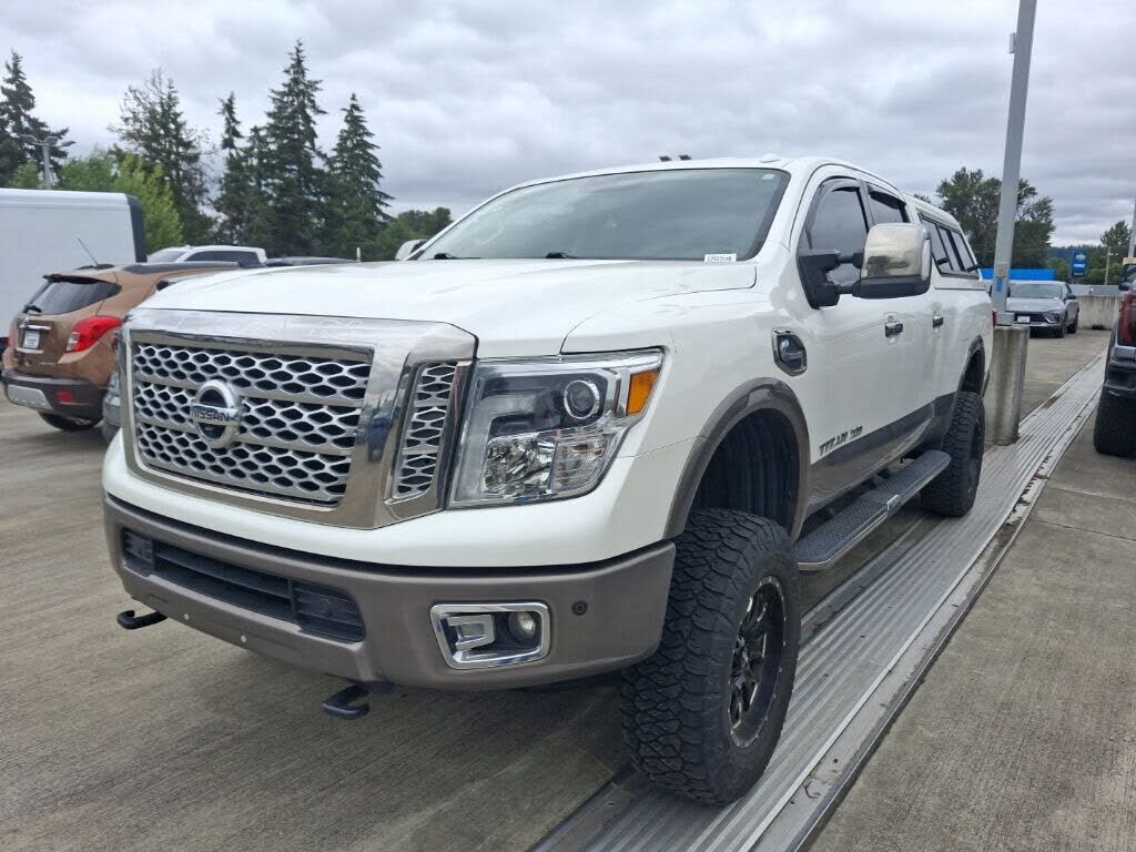 2016 NISSAN Titan
