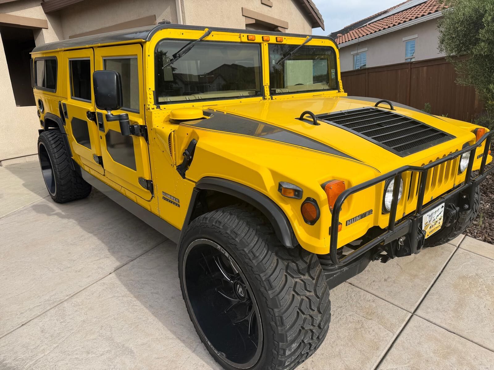 HUMMER H1