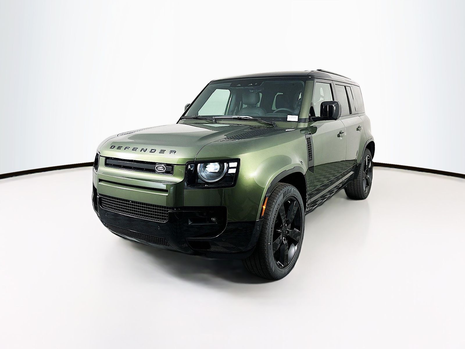 2026 LAND ROVER Defender