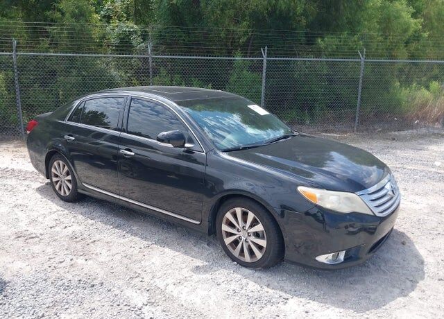 2011 TOYOTA Avalon