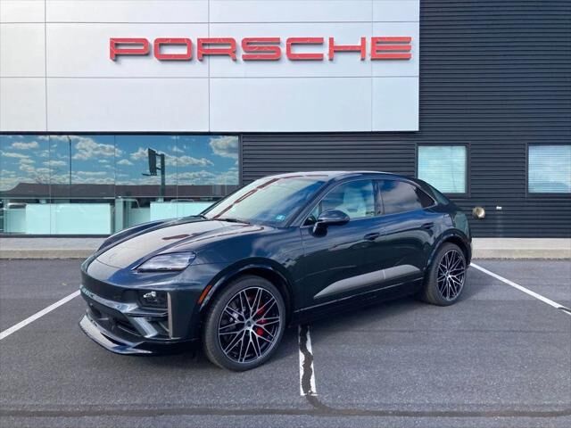 2025 PORSCHE Macan