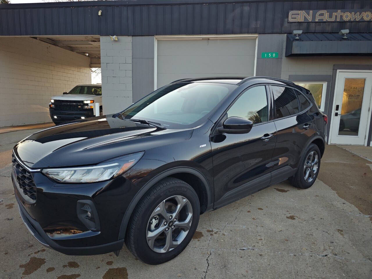 2025 FORD Escape