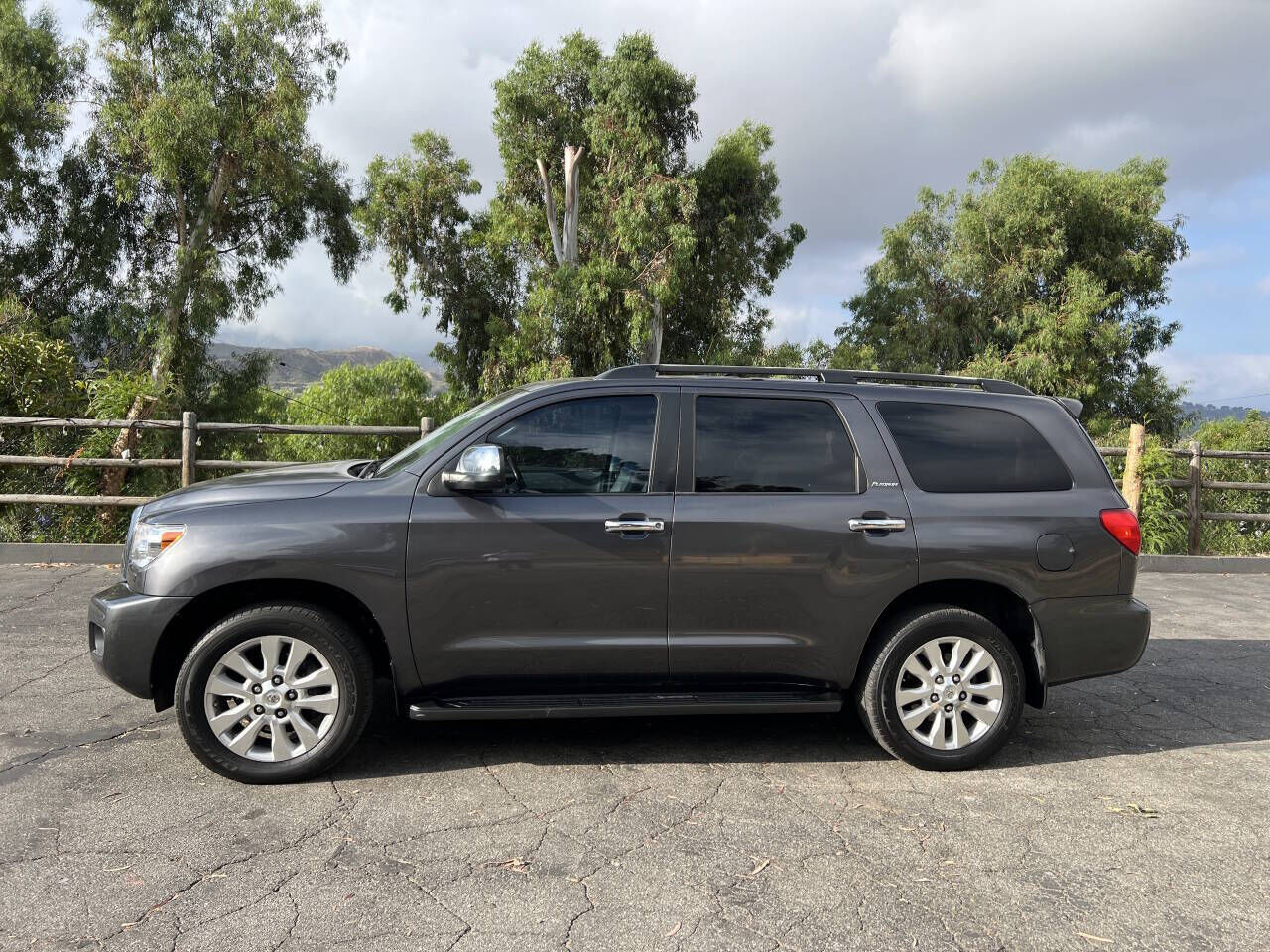 2011 TOYOTA Sequoia
