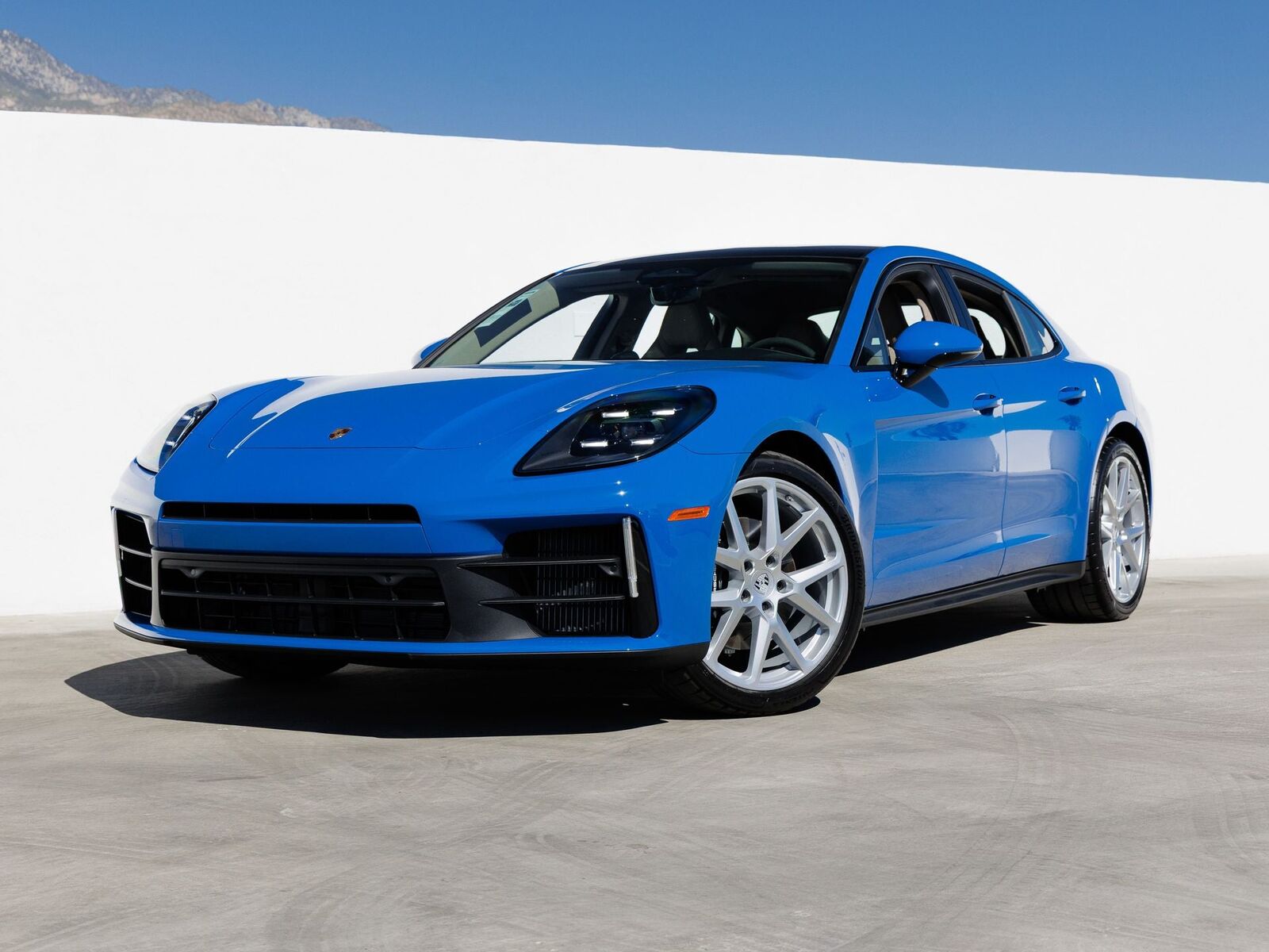 2026 PORSCHE Panamera