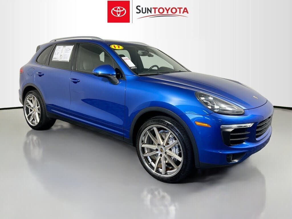 2017 PORSCHE Cayenne